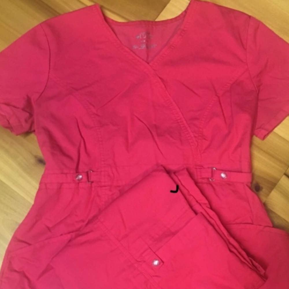 Cherokee Luxe uniform set.